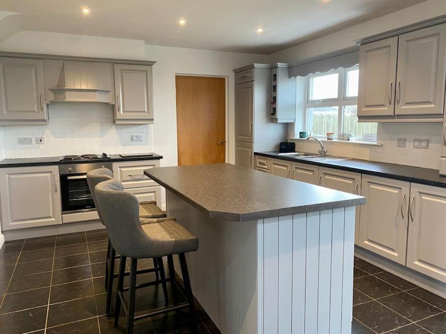 Teach Cara - 5 Bedroom - Culdaff Eksteriør billede