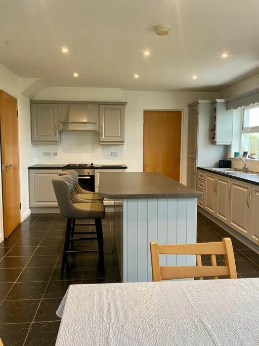 Teach Cara - 5 Bedroom - Culdaff Eksteriør billede